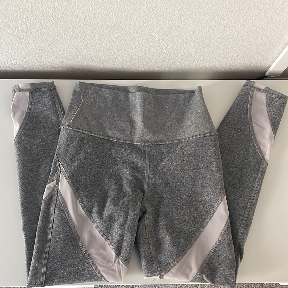 Grey with white strip leggings never worn, great condition!
